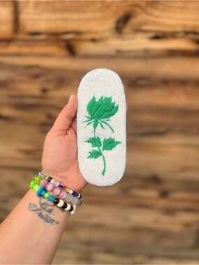 VINTAGE | Bonnie’s Beaded White Floral Eyeglass Case Green Rose Motif Hong Kong